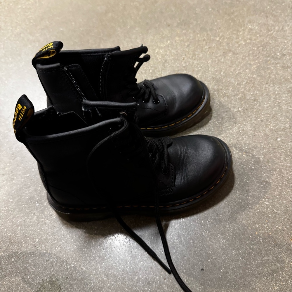Dr. Martens Kids 1460J Delaney Black Leather Boots Size 12Y Side Zip Docs - Picture 4 of 7